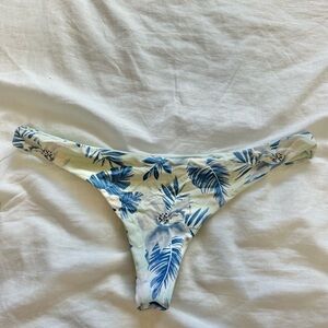 Frankie’s bikini bottoms!